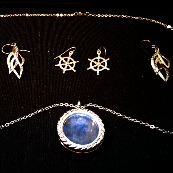 Source Unknown Jewelry - See-Through Locket and a Pair of Nautical and Geometric Drop Leaf Earrings